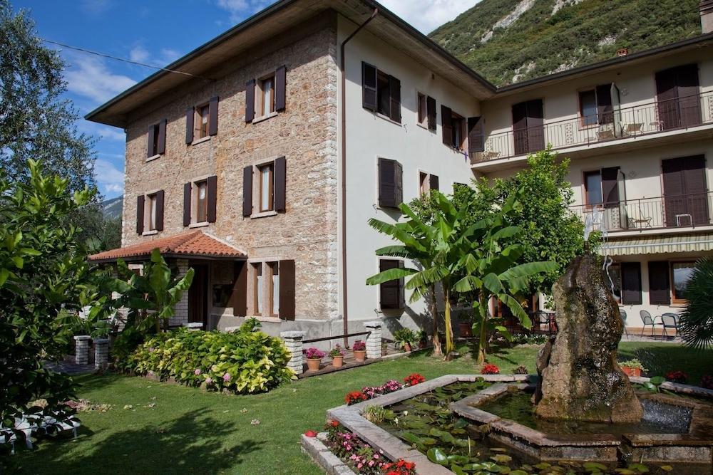 Hotel San Carlo 马尔切西内 外观 照片